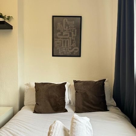2 Bed Apt Sofa Bed Up To 6 Londres Exterior foto