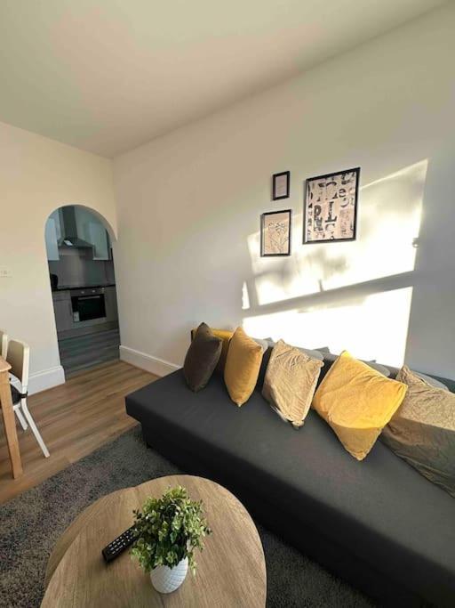 2 Bed Apt Sofa Bed Up To 6 Londres Exterior foto