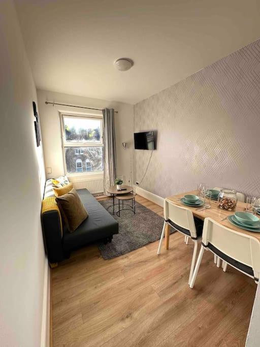 2 Bed Apt Sofa Bed Up To 6 Londres Exterior foto