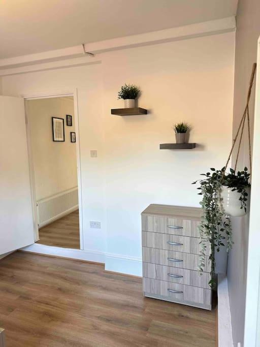 2 Bed Apt Sofa Bed Up To 6 Londres Exterior foto