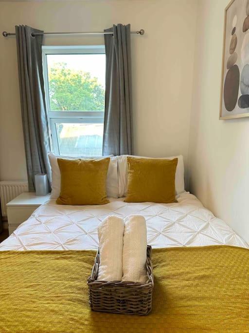 2 Bed Apt Sofa Bed Up To 6 Londres Exterior foto